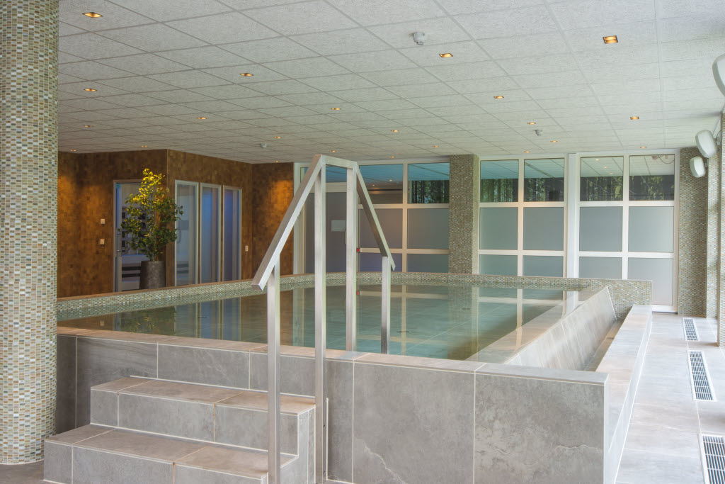 Infinity_Pool.jpg
